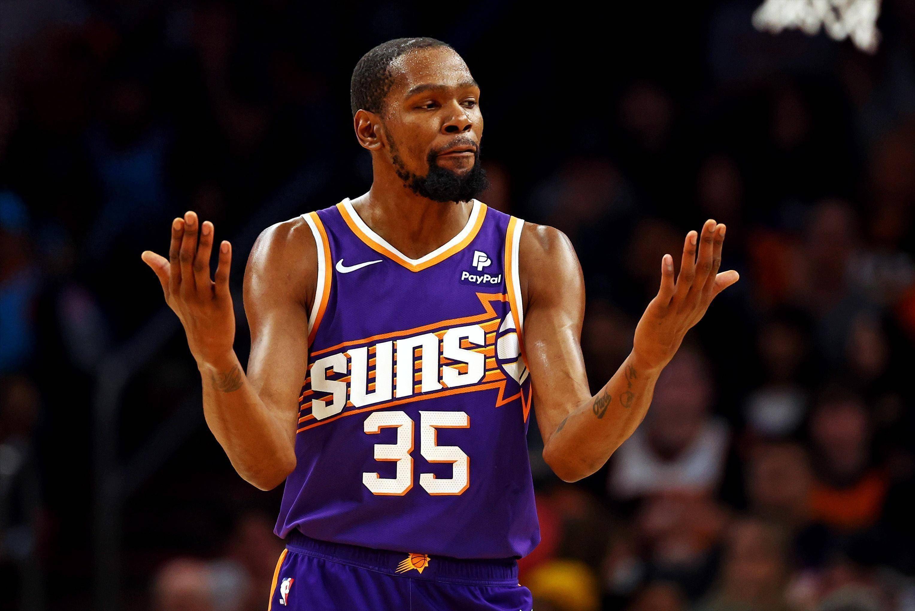 反而在防守 反而在防守