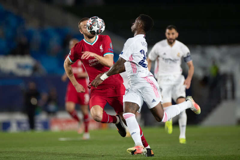 并在比赛中 并在比赛中